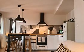 Zara Apartment